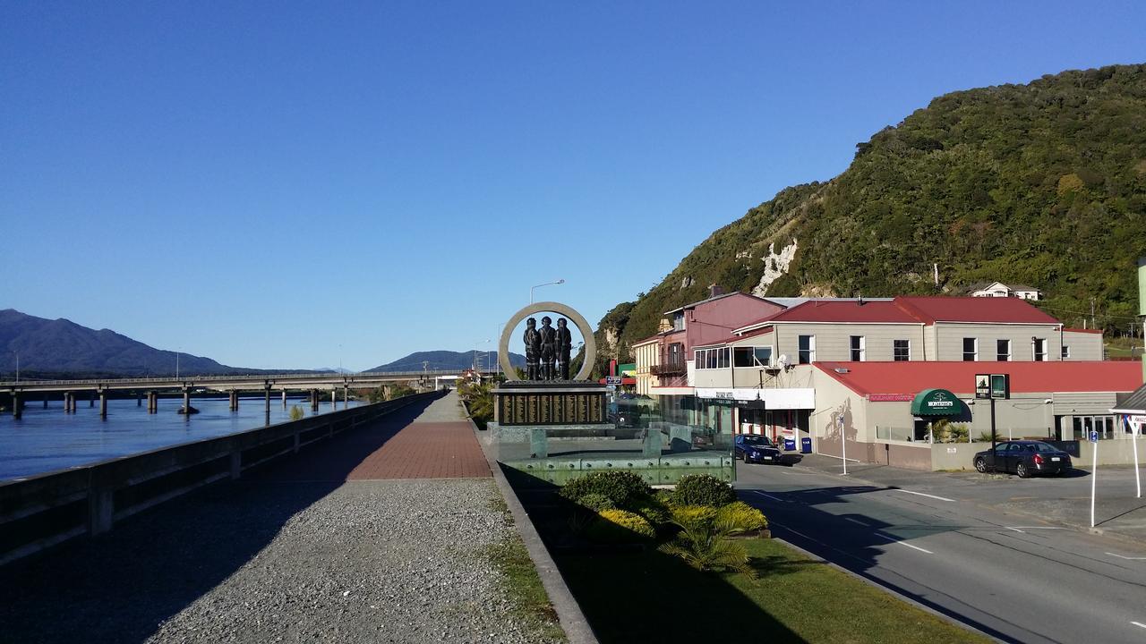 Railway Hotel Greymouth Bagian luar foto